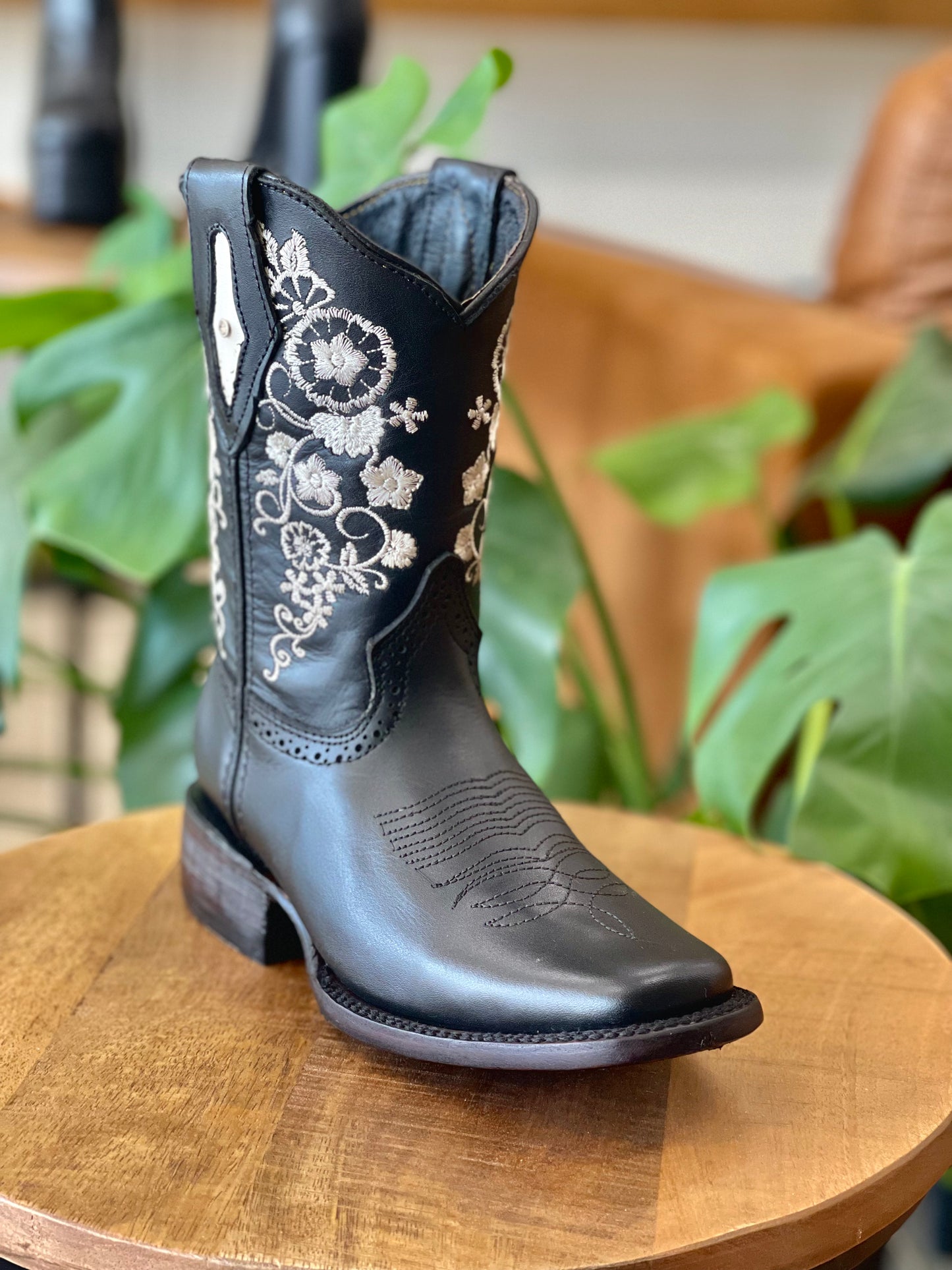 Arles JB14-01 Flores Boot - Short