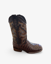 Load image into Gallery viewer, Arles BD704 Brown Men Boot
