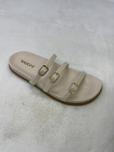 Load image into Gallery viewer, Soda Elvina Sandal
