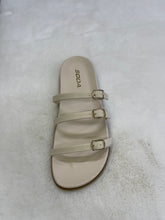 Load image into Gallery viewer, Soda Elvina Sandal
