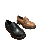 Load image into Gallery viewer, Soda Hender Chunky Loafer

