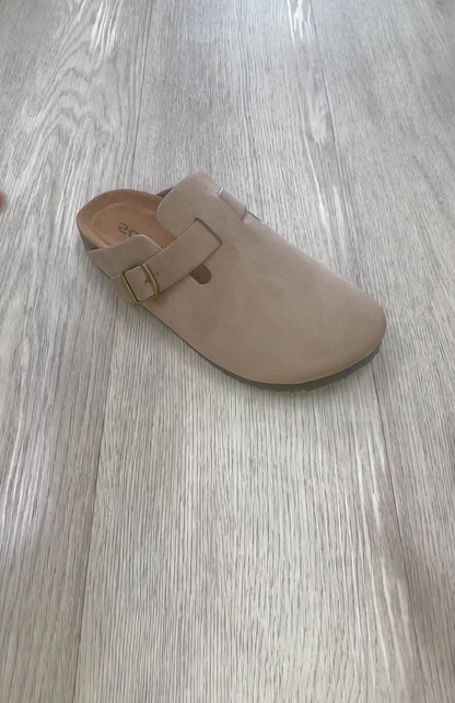 Soda Regis Clogs