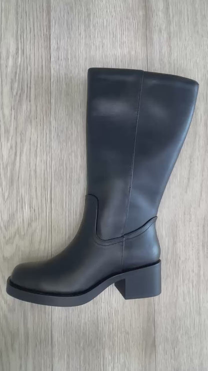 Soda Kevin Wide Fit Boot