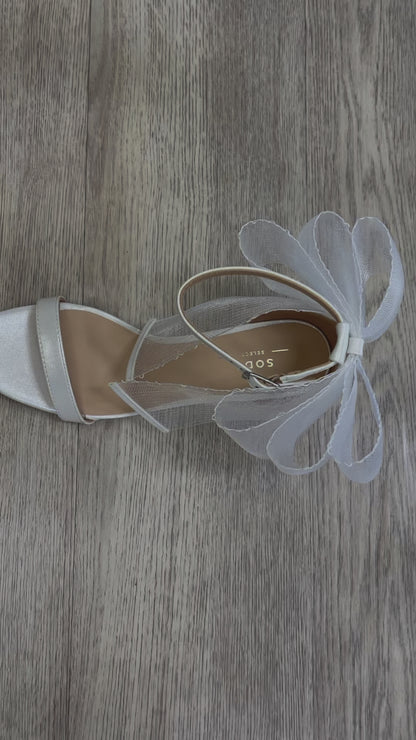 Delicious Cottage White Ribbon Bow Stiletto
