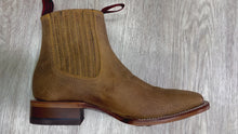 Load and play video in Gallery viewer, Quincy Q82B2731 Tan Square Toe Men Botin

