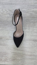 Load and play video in Gallery viewer, Forever Nataly Pointed Toe Low Block Heel
